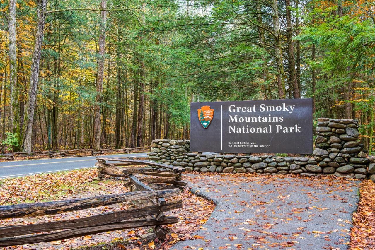 Pine Tree Lodge Gatlinburg Bagian luar foto